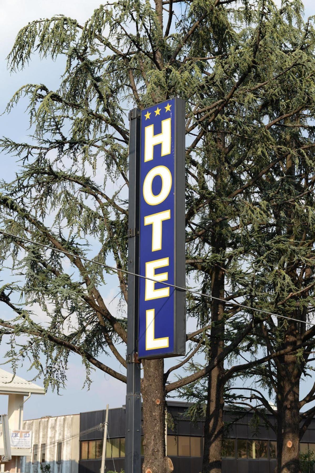 Hotel Euro Castegnato エクステリア 写真